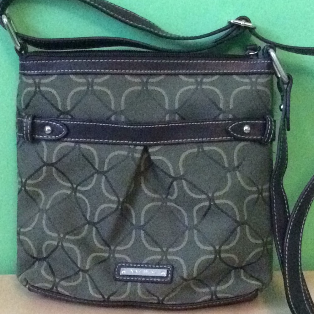 Nine West green crossbody bag